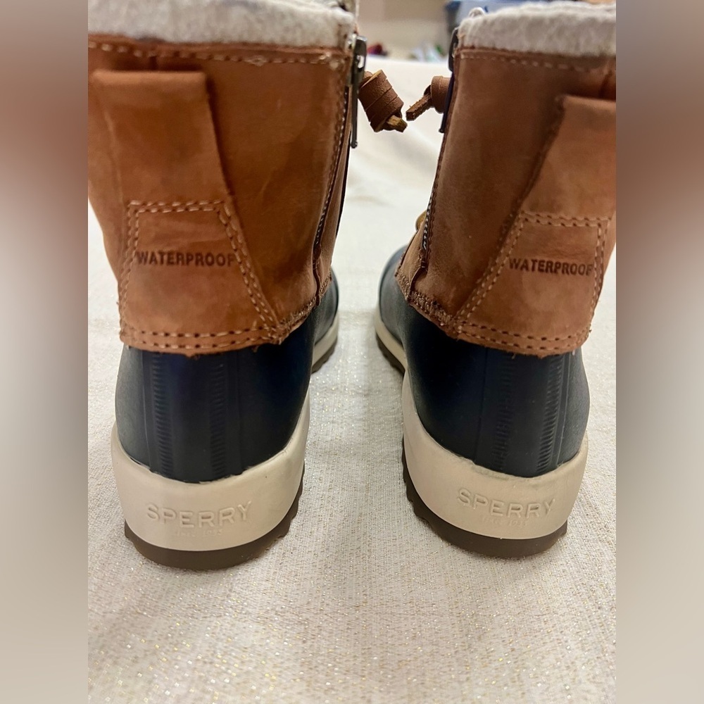 NEW SPERRY Women’s Maritime Repel Snow Boots Tan/Navy With Thinsulat -Size 5 - Picture 5 of 9